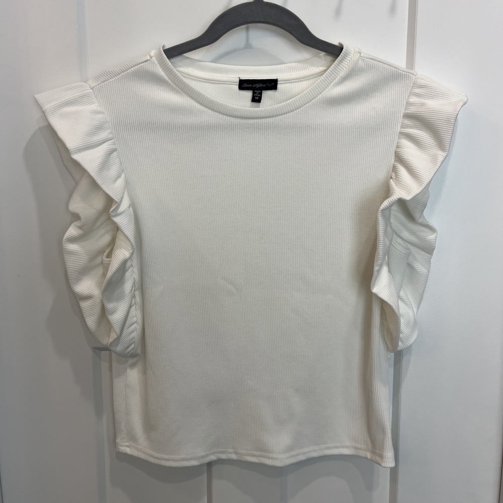 Ever After Women's White Knit Ruffle Sleeve Crew Neck Ribbed Blouse Sz Medium